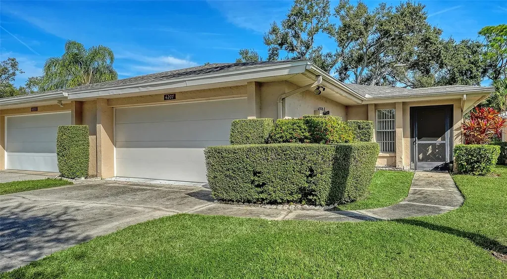 4207 Bowling Green Circle Sarasota FL 34233