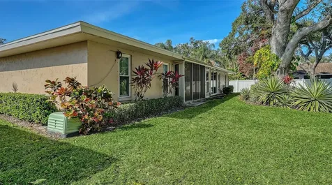 4207 Bowling Green Circle Sarasota FL 34233