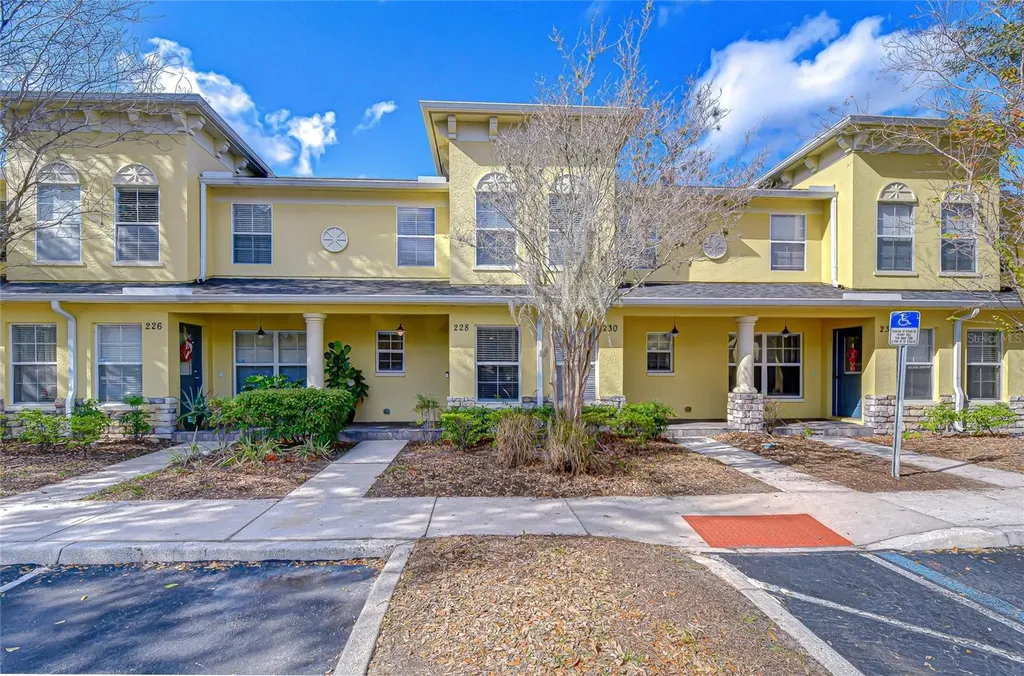 228 Hardcastle Place Valrico FL 33594