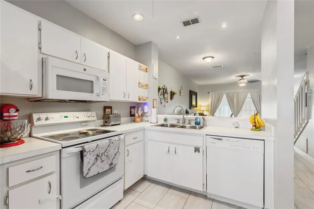 291 Countryside Key Boulevard Oldsmar FL 34677