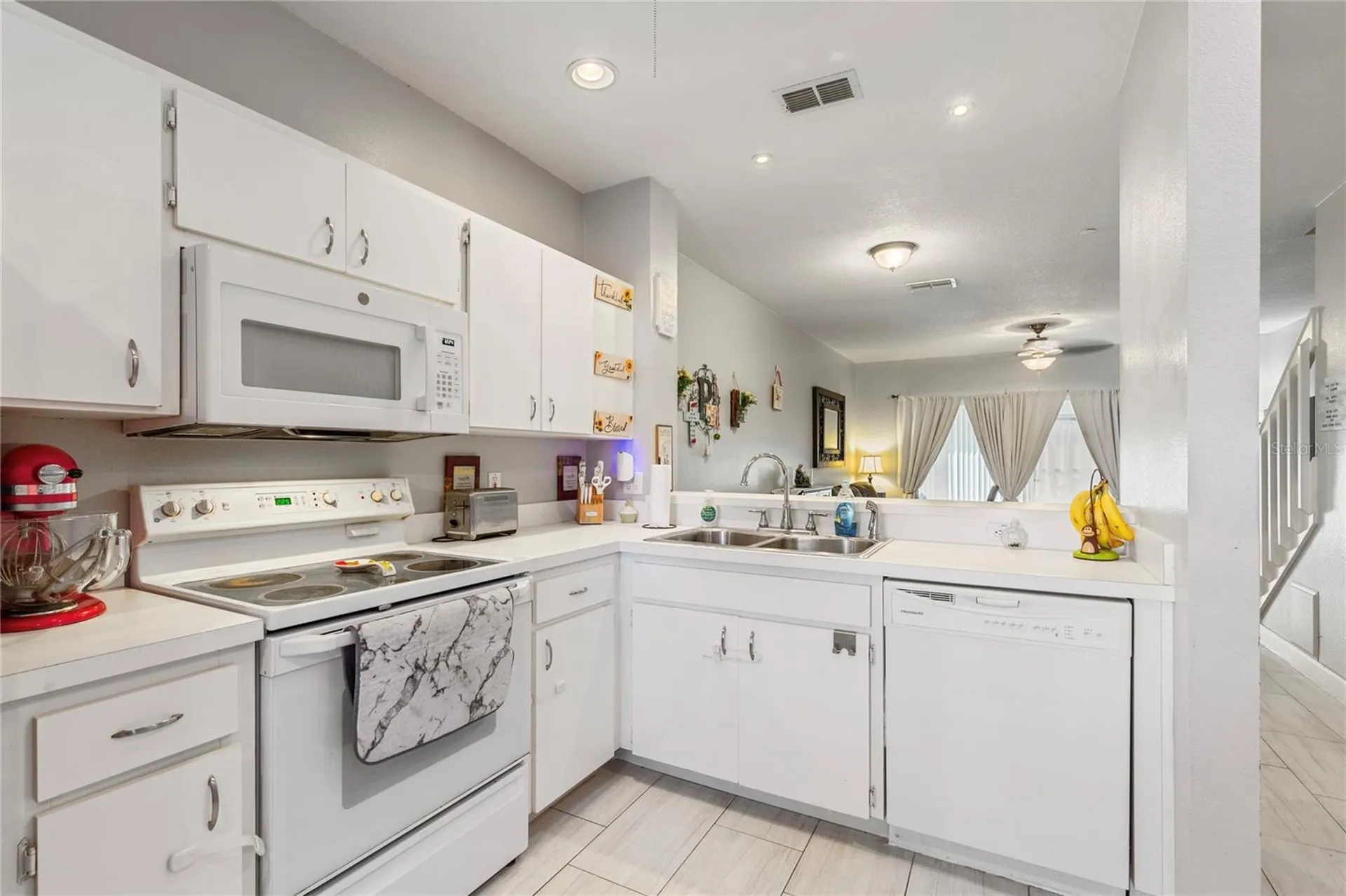 291 Countryside Key Boulevard Oldsmar FL 34677