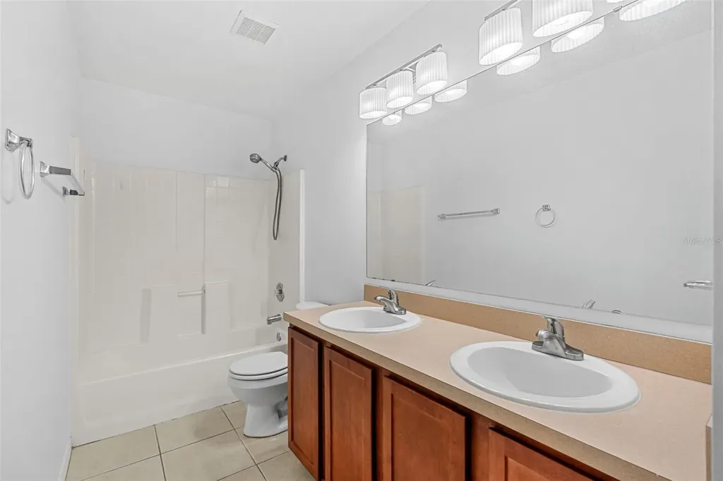 1015 Seneca Falls Drive Orlando FL 32828
