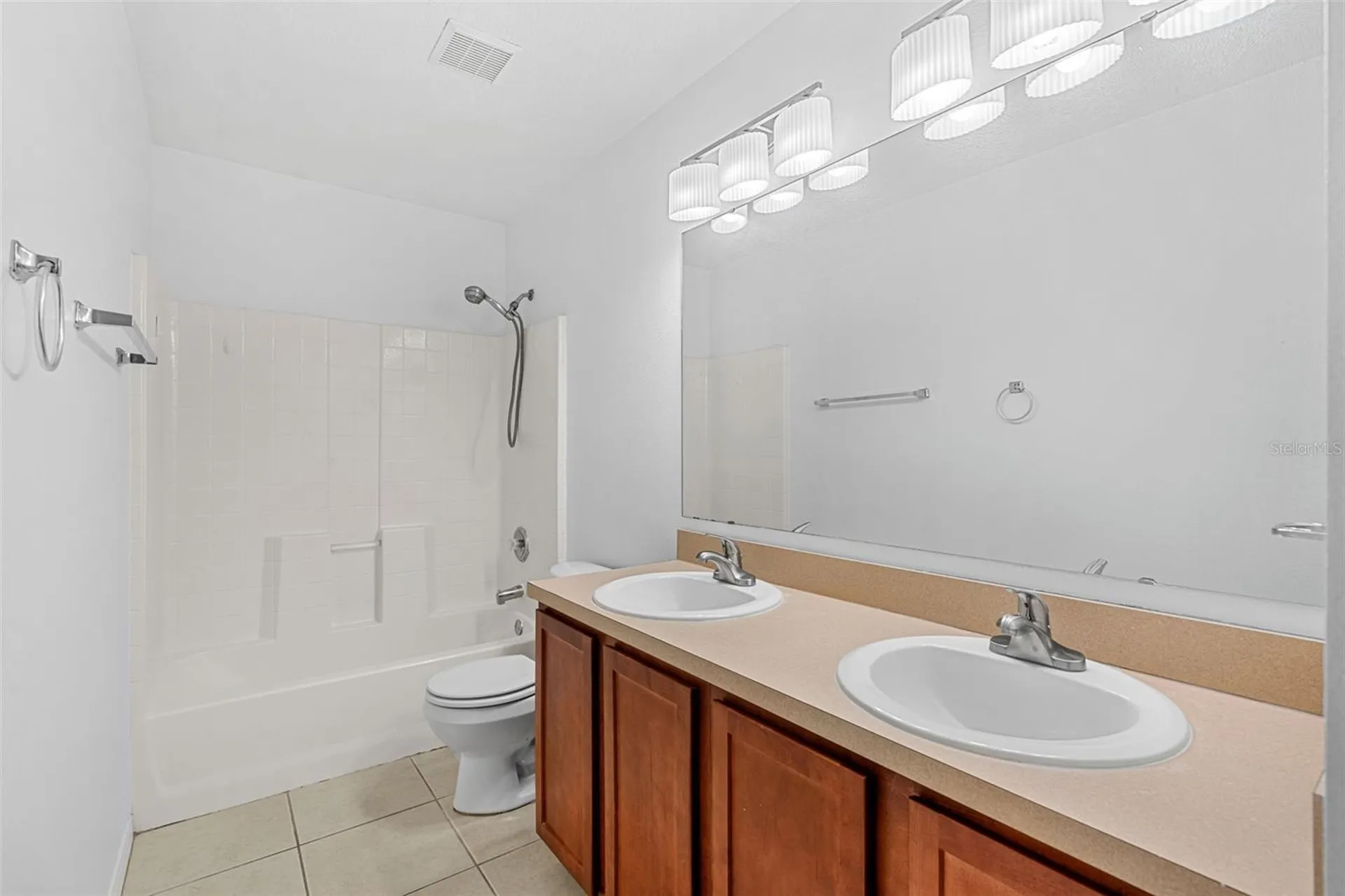 1015 Seneca Falls Drive Orlando FL 32828