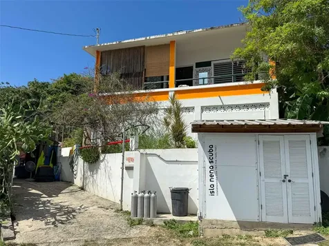 213 Calle Iglesias Vieques PR 00765