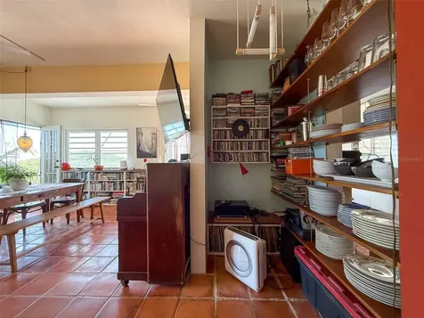 213 Calle Iglesias Vieques PR 00765