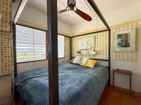 213 Calle Iglesias Vieques PR 00765