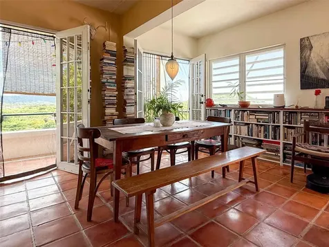 213 Calle Iglesias Vieques PR 00765