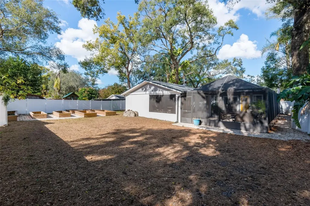 1015 E Crawford Street Tampa FL 33604