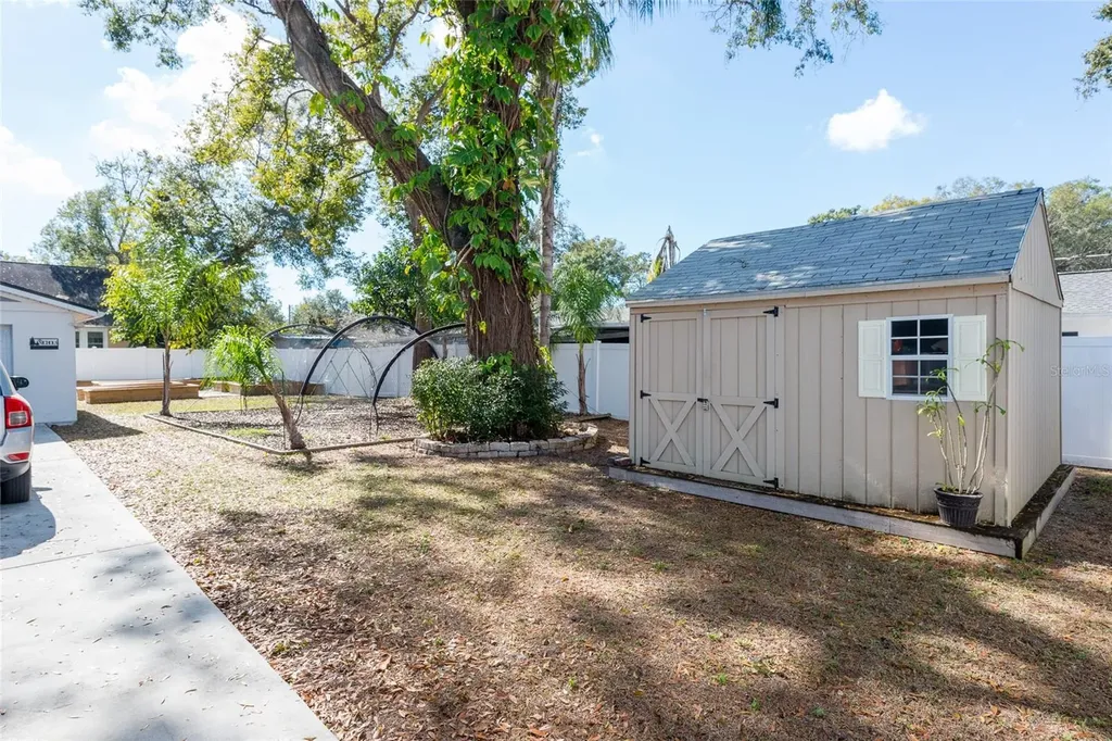 1015 E Crawford Street Tampa FL 33604
