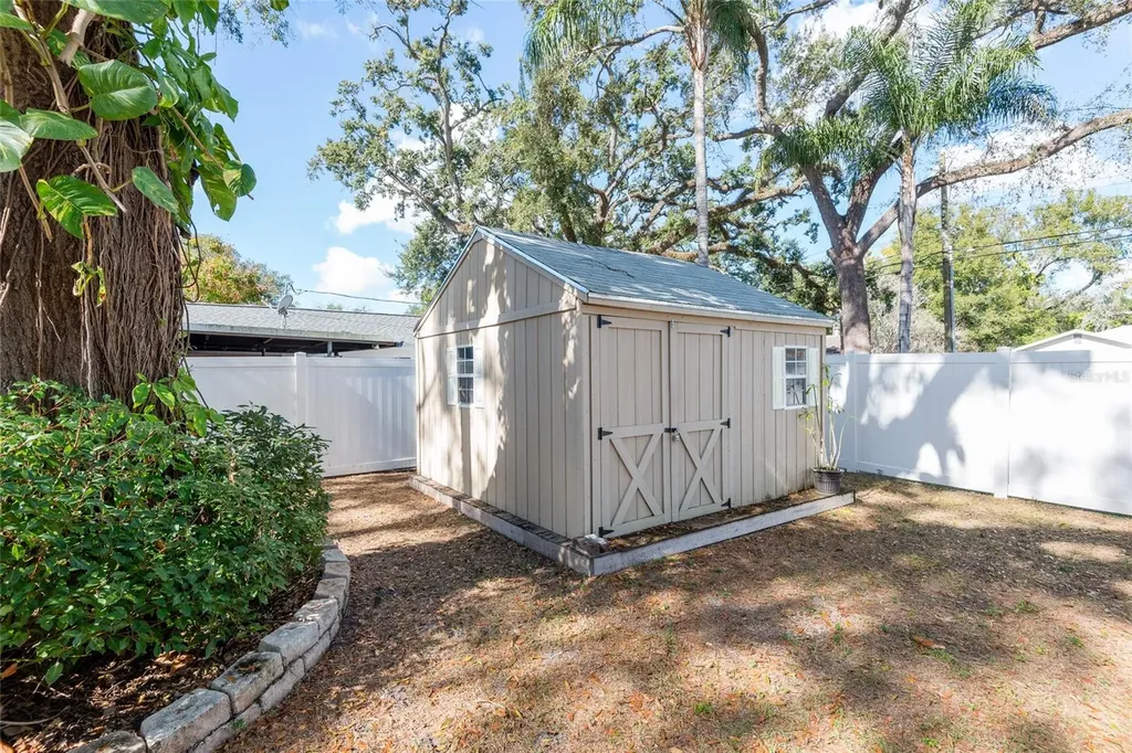 1015 E Crawford Street Tampa FL 33604