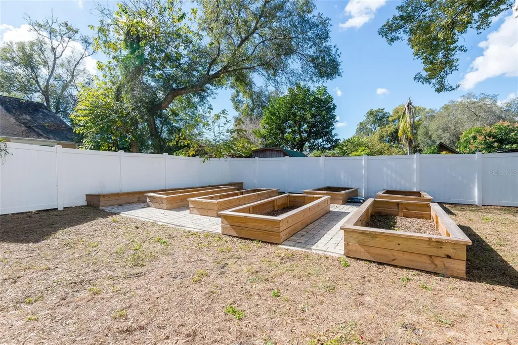 1015 E Crawford Street Tampa FL 33604