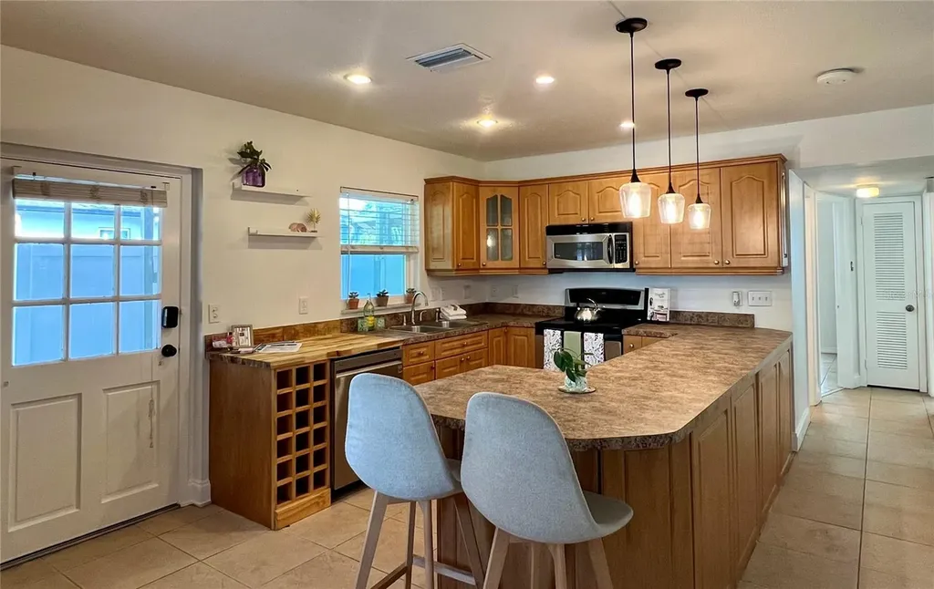 2908 W Heiter Street Tampa FL 33607