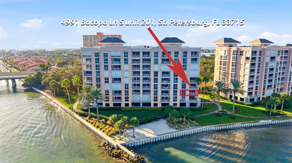4991 Bacopa Lane S St Petersburg FL 33715