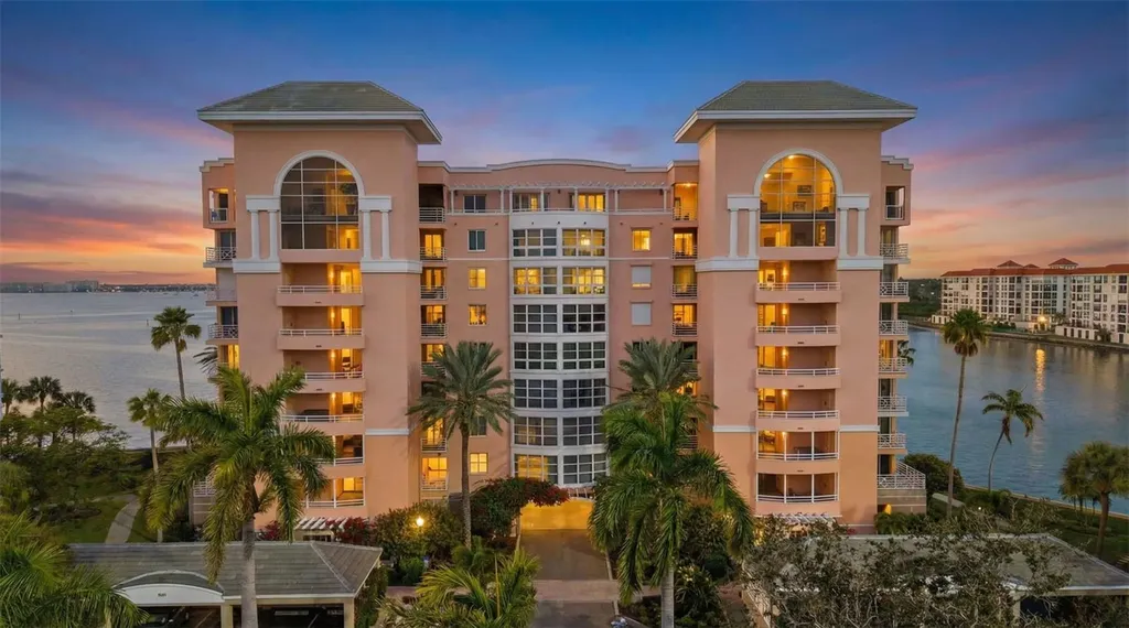 4991 Bacopa Lane S St Petersburg FL 33715