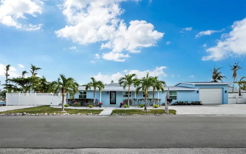 744 Jungle Queen Way Longboat Key FL 34228