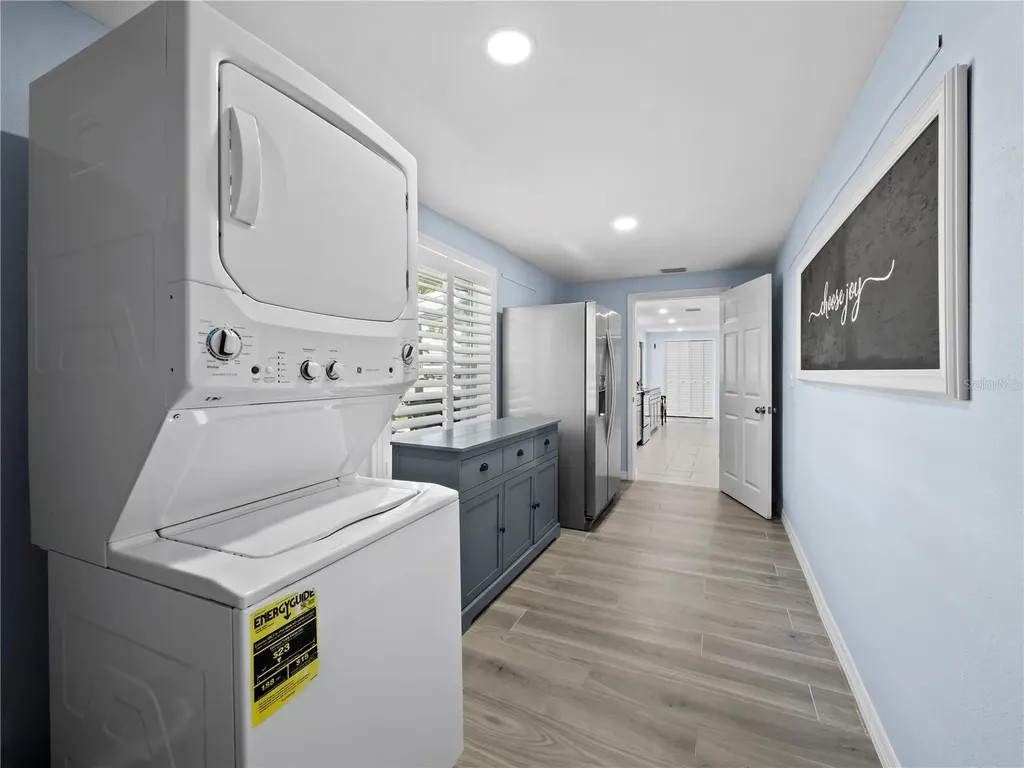 744 Jungle Queen Way Longboat Key FL 34228