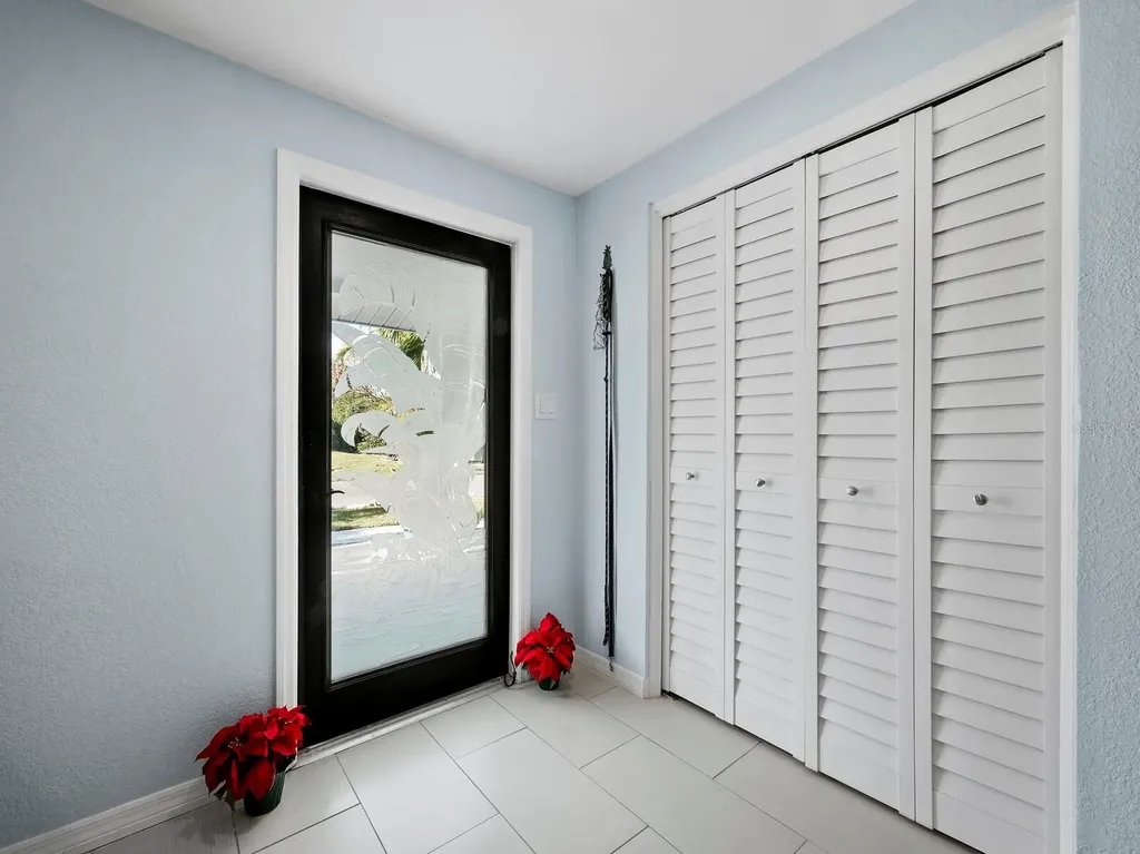 744 Jungle Queen Way Longboat Key FL 34228