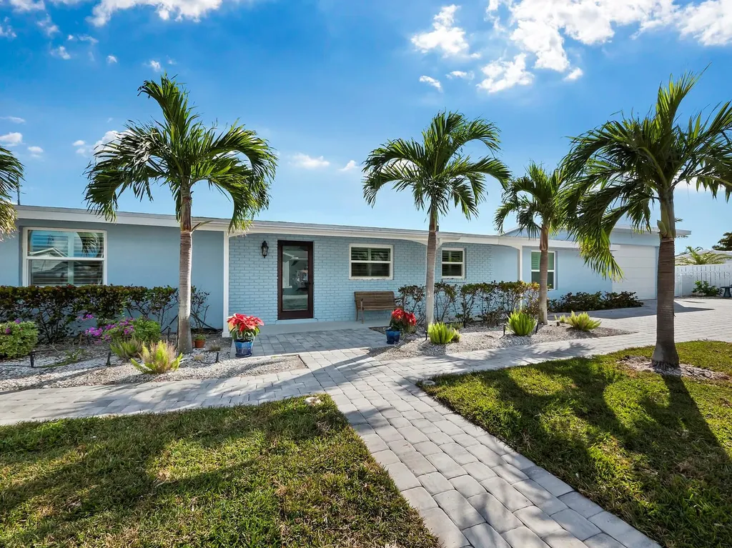 744 Jungle Queen Way Longboat Key FL 34228