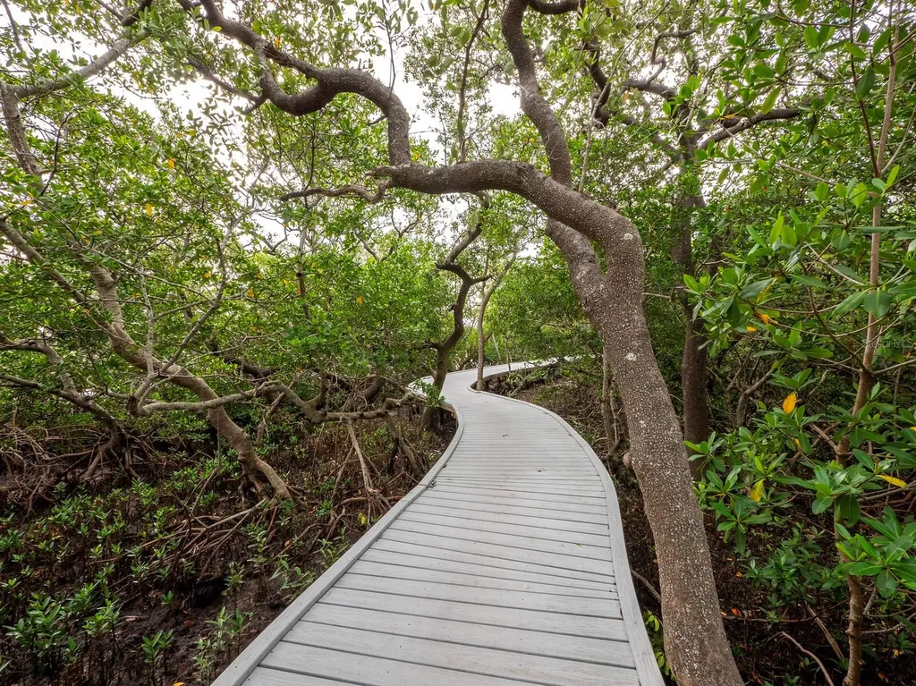 744 Jungle Queen Way Longboat Key FL 34228