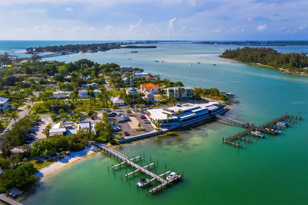 744 Jungle Queen Way Longboat Key FL 34228