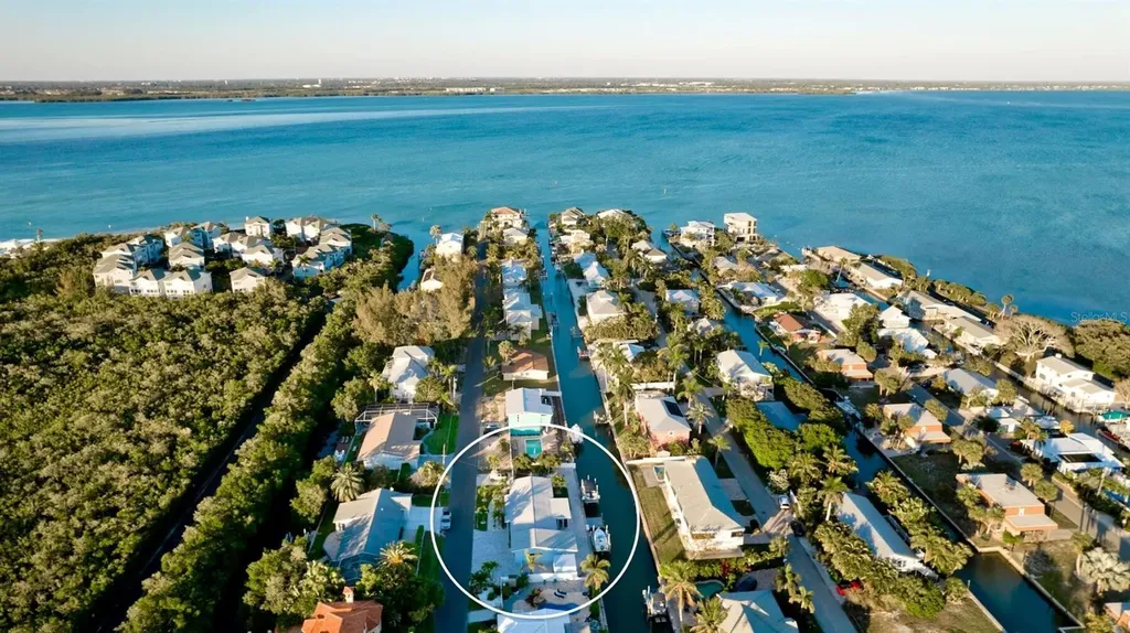 744 Jungle Queen Way Longboat Key FL 34228