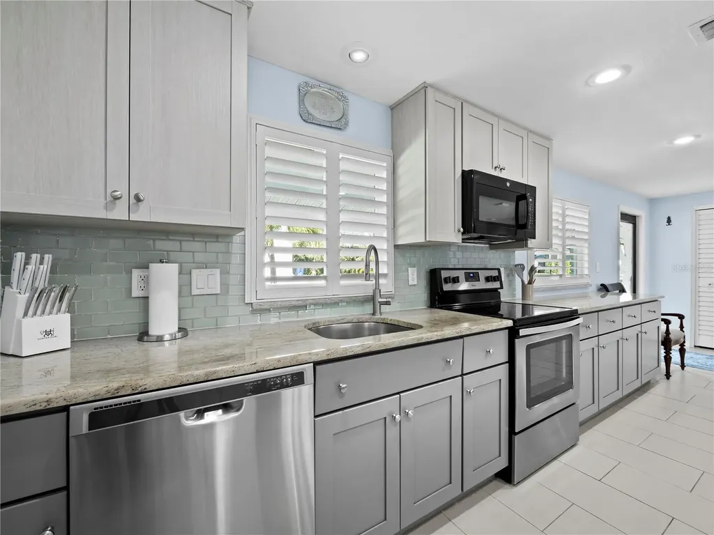 744 Jungle Queen Way Longboat Key FL 34228