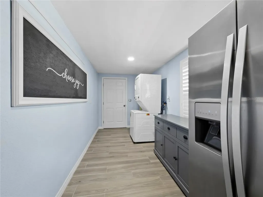 744 Jungle Queen Way Longboat Key FL 34228