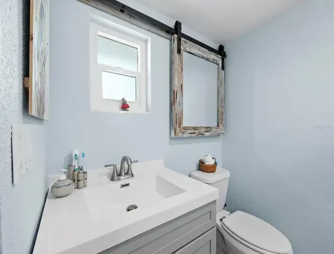 744 Jungle Queen Way Longboat Key FL 34228