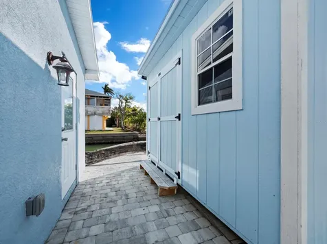 744 Jungle Queen Way Longboat Key FL 34228