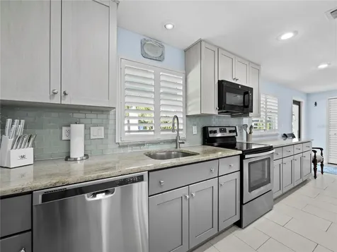 744 Jungle Queen Way Longboat Key FL 34228
