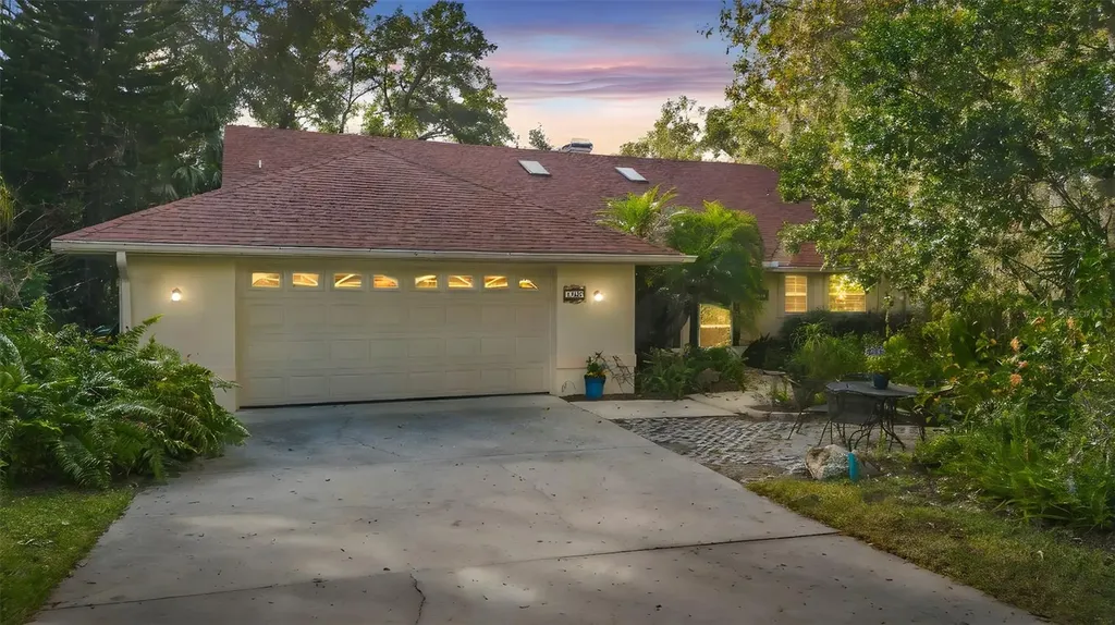 1136 W Glen Falls Road Deland FL 32720