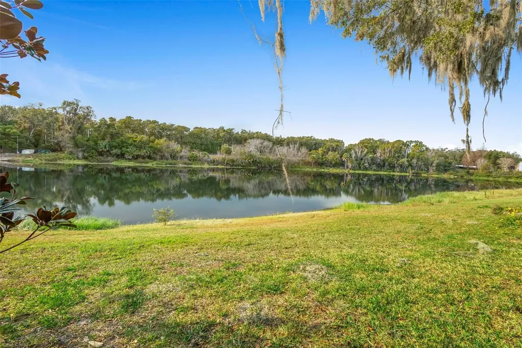 1136 W Glen Falls Road Deland FL 32720