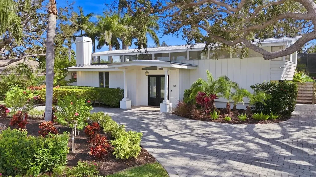 425 Partridge Circle Sarasota FL 34236