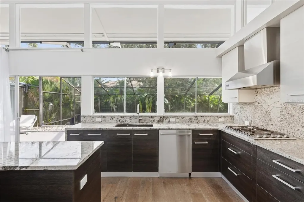 425 Partridge Circle Sarasota FL 34236