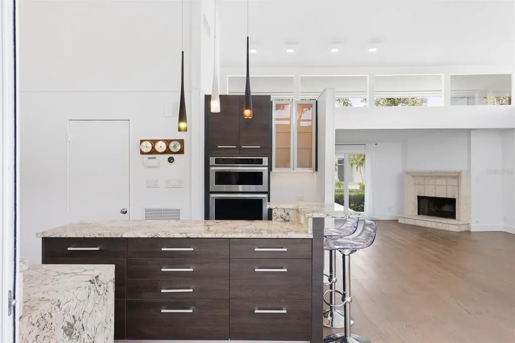 425 Partridge Circle Sarasota FL 34236