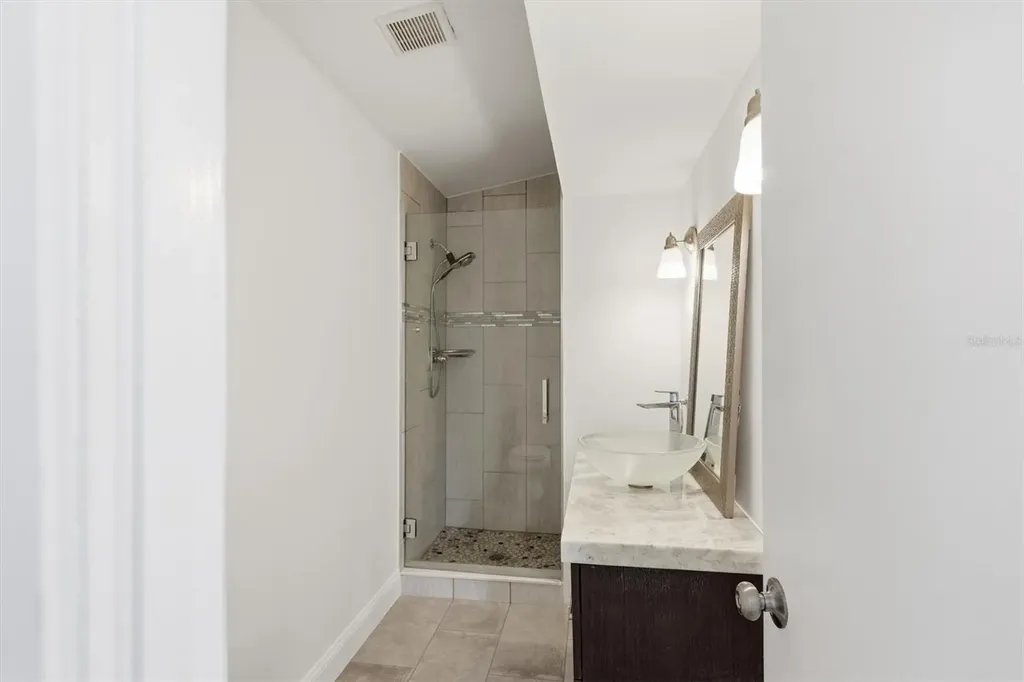 425 Partridge Circle Sarasota FL 34236