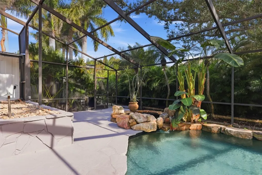 425 Partridge Circle Sarasota FL 34236