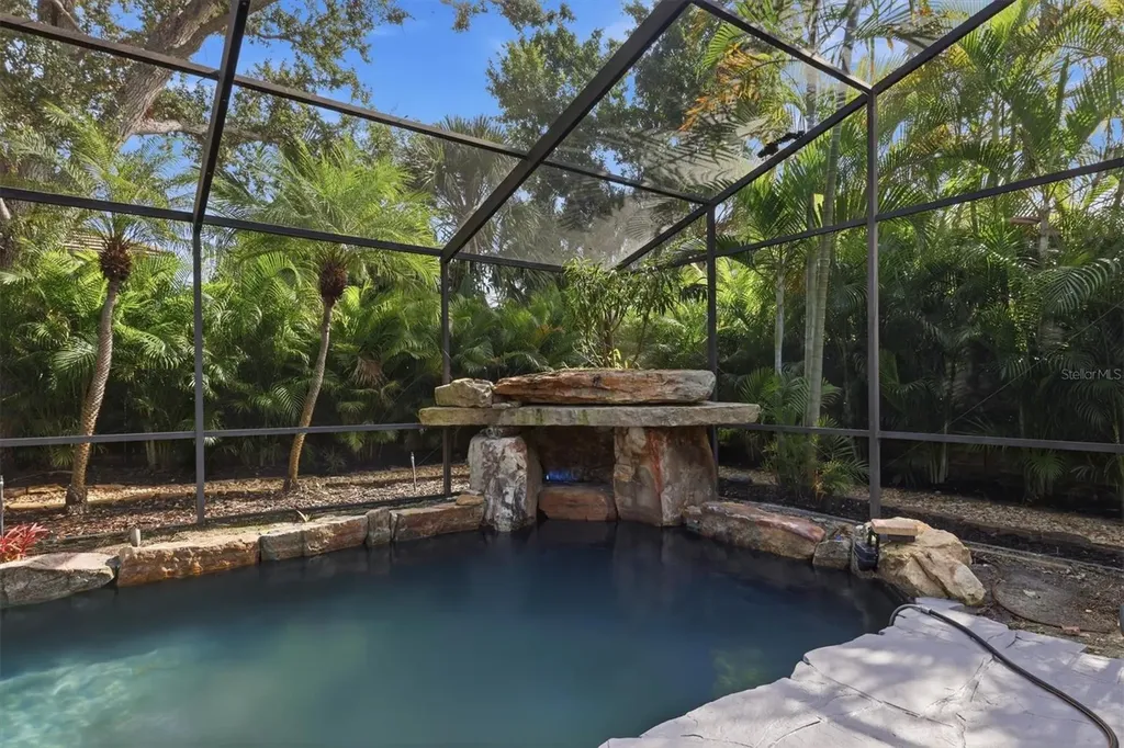 425 Partridge Circle Sarasota FL 34236
