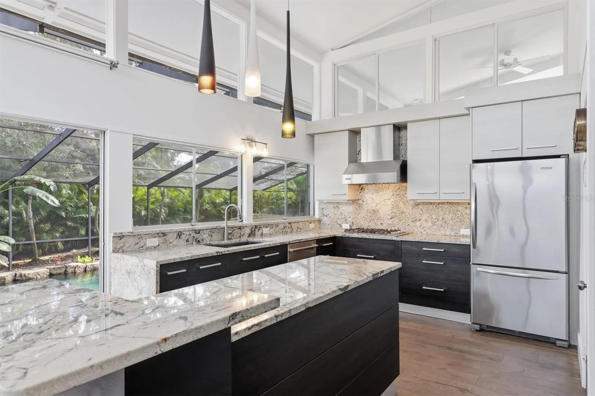 425 Partridge Circle Sarasota FL 34236