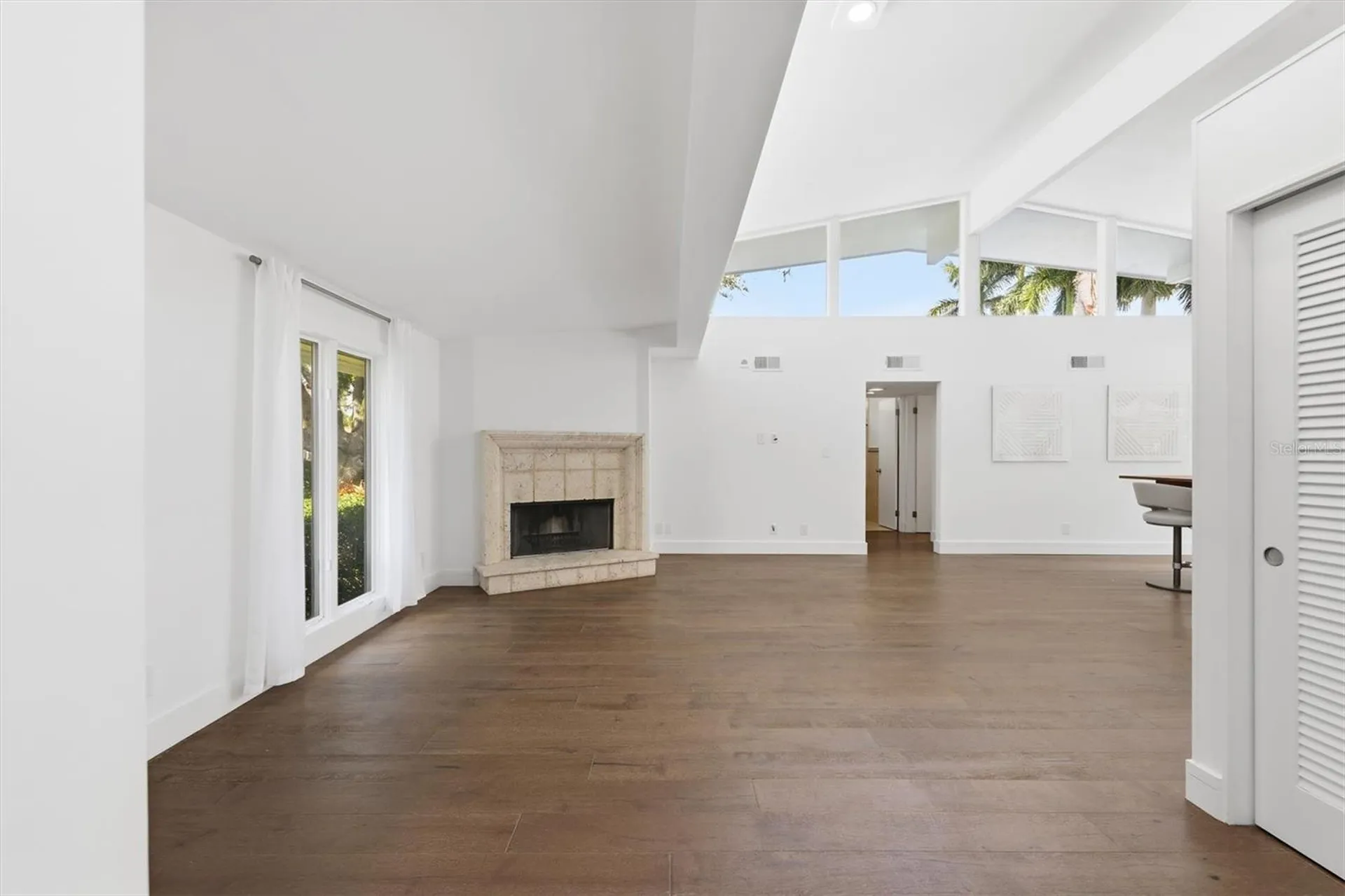 425 Partridge Circle Sarasota FL 34236
