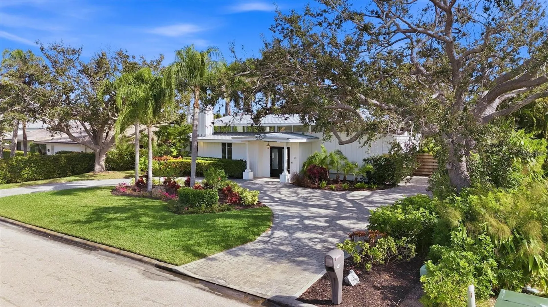 425 Partridge Circle Sarasota FL 34236
