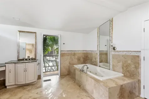 425 Partridge Circle Sarasota FL 34236