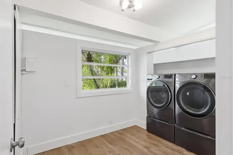 425 Partridge Circle Sarasota FL 34236