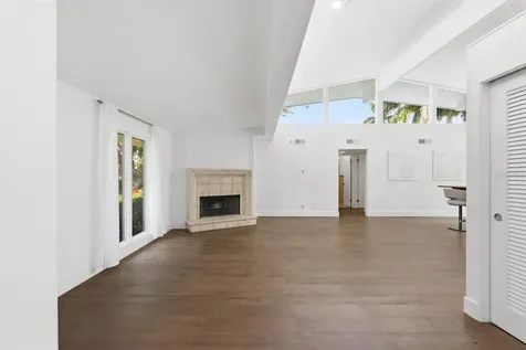 425 Partridge Circle Sarasota FL 34236