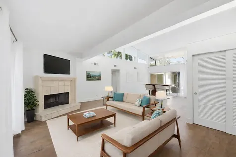 425 Partridge Circle Sarasota FL 34236
