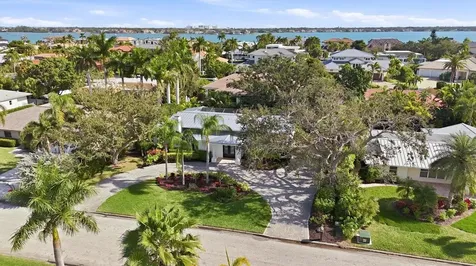425 Partridge Circle Sarasota FL 34236
