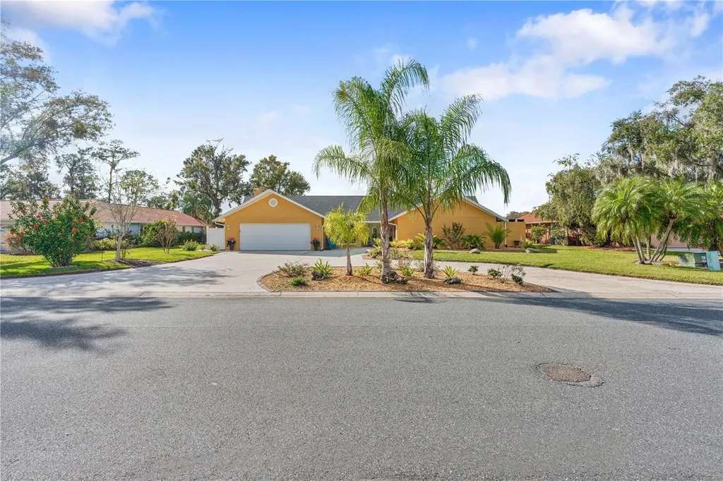 1905 Country Club Court Plant City FL 33566