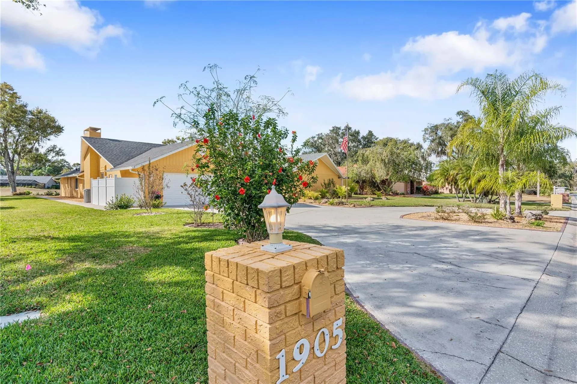 1905 Country Club Court Plant City FL 33566