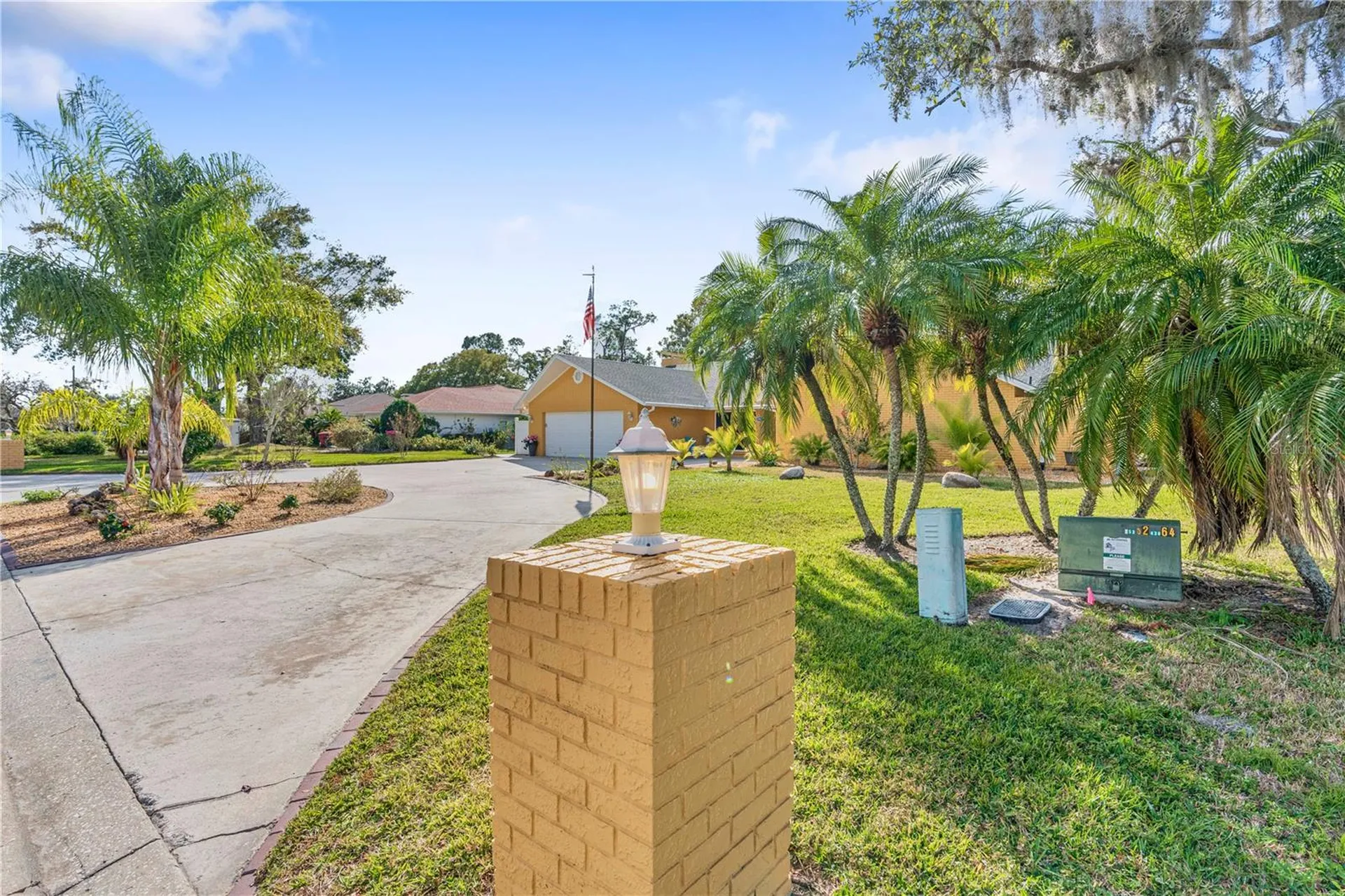 1905 Country Club Court Plant City FL 33566