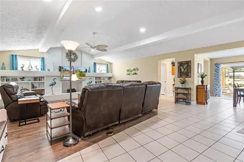1905 Country Club Court Plant City FL 33566